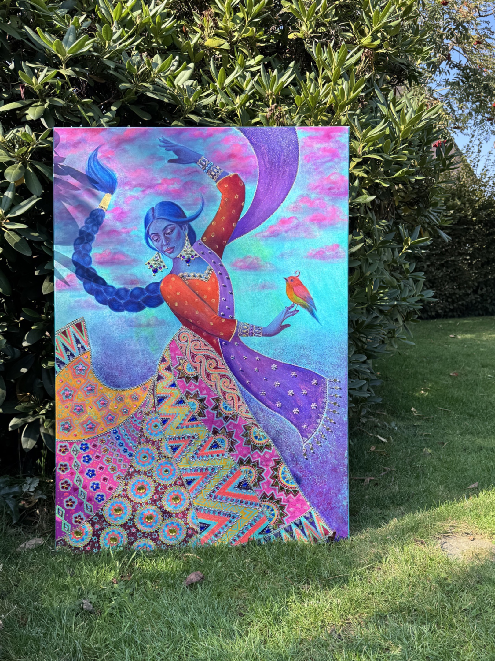 <br/> <br/> <br/> <h3>Caught In The Moment III</h3><br/> <h4>Mixed Media on Canvas <br/> ⌀ 70 cm x 100 cm <br/> 2025</h4>  