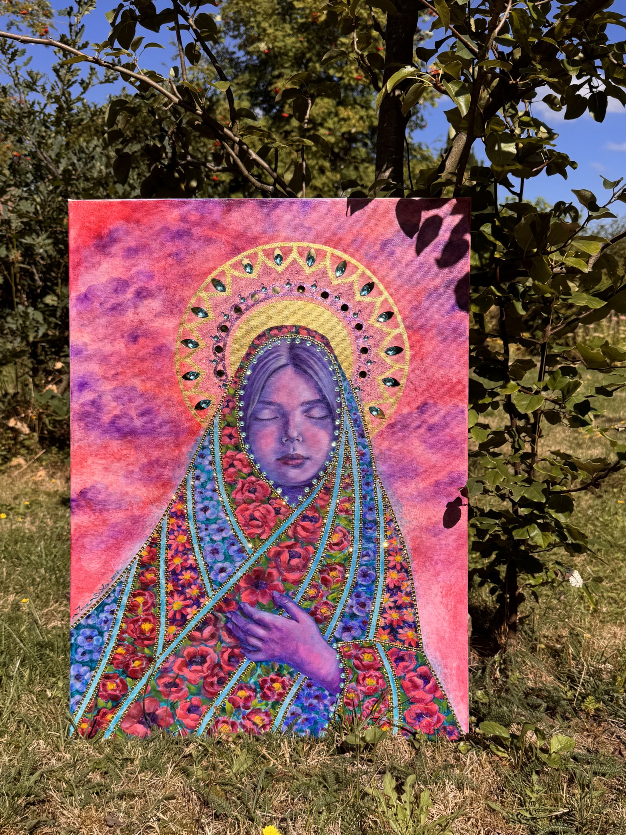 <br/> <br/> <br/> <h3>The One That Glows In The Dark</h3><br/>  <h4>Mixed Media on Canvas <br/> ⌀ 50 cm x 70 cm <br/> 2026</h4>  